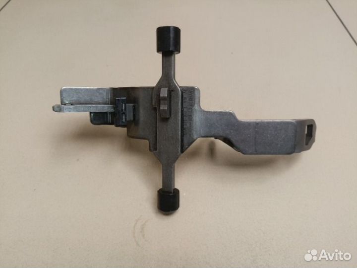 Вилка включения передачи Skoda Rapid czca 2021