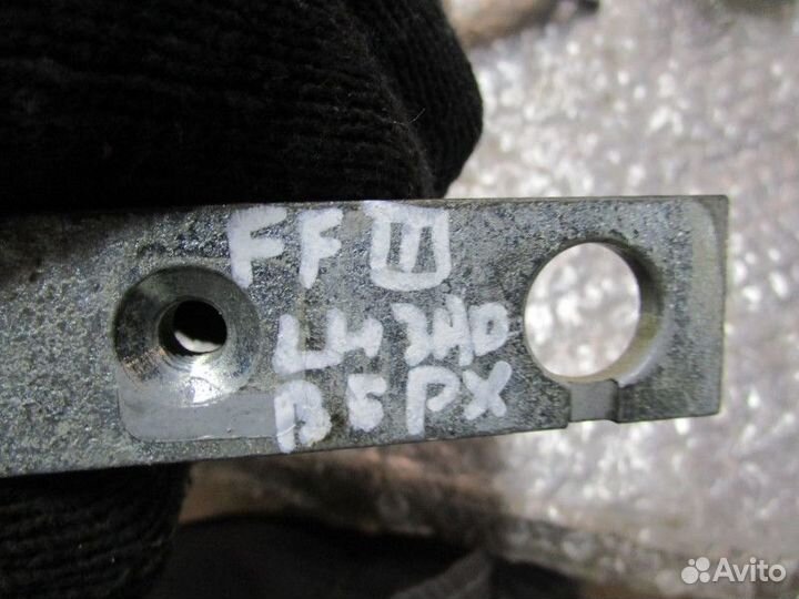 Петля двери задней левой верхняя Ford Focus III 20