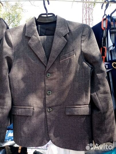 Костюм классический тройка +рубашка (школьный)