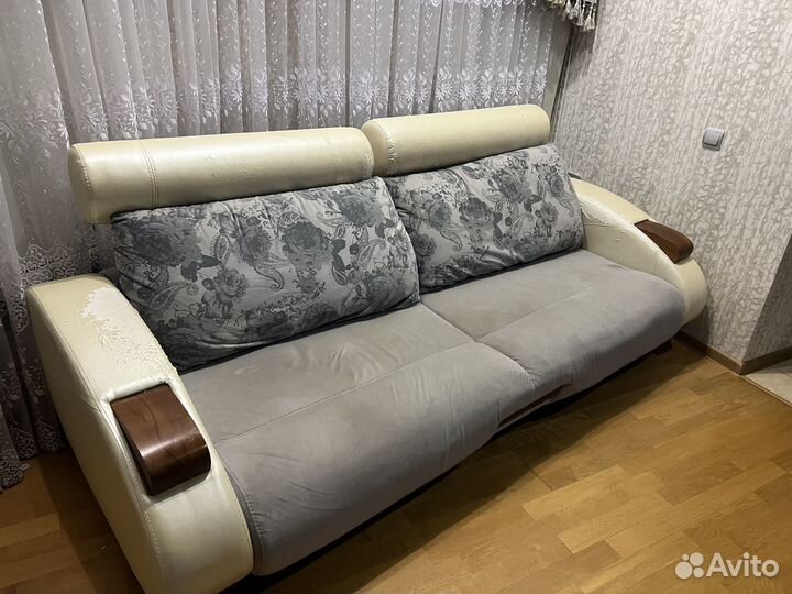 Диваны и кресло бу