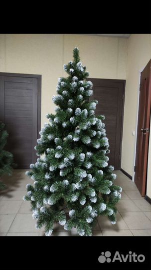 Елка искусственная заснеженная