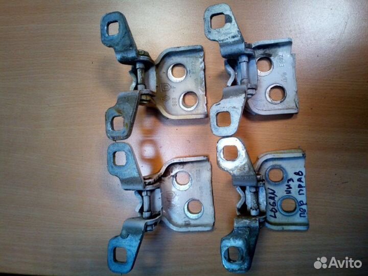 Петля двери рено