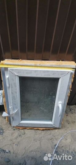 Пластиковое окно и подоконники с отливом