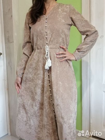Платье вельветовое 44