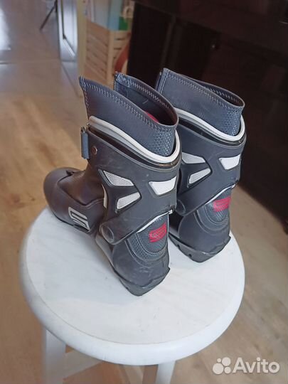 Лыжные ботинки коньковые spine