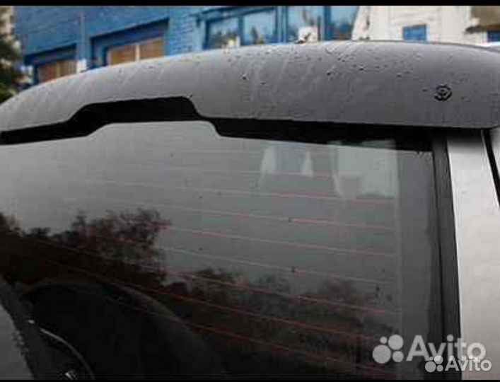 Спойлер задней двери Нива Шевроле