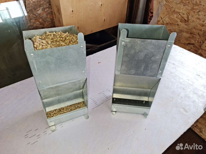 Кормушка бункерная для кролика, кур итд