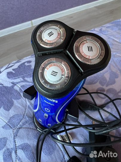 Элеткрическая бритва philips sensotouch