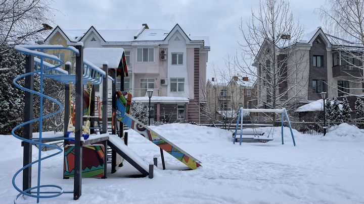 Таунхаус 257 м² на участке 2 сот.