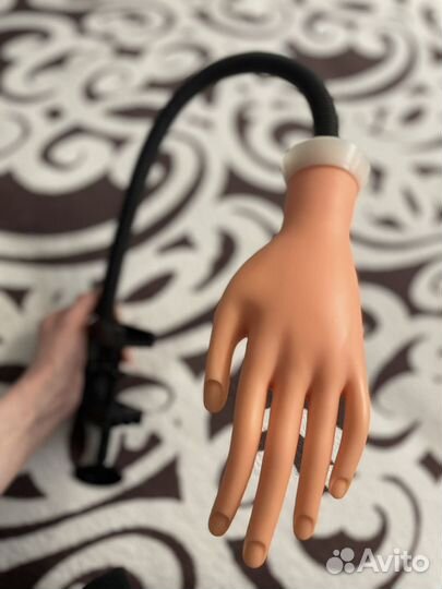 Тренировочная рука для маникюра