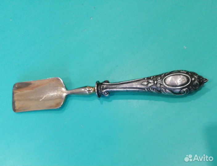 Старинная серебряная лопатка