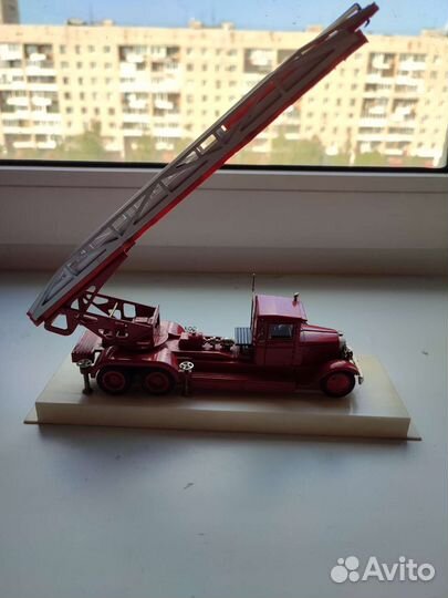 Модель пожарного автомобиля