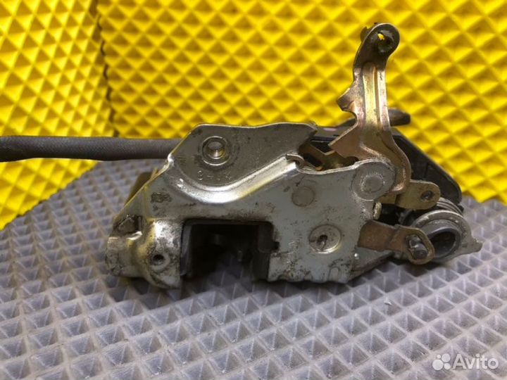 Замок двери передний правый Mercedes-Benz E-Class