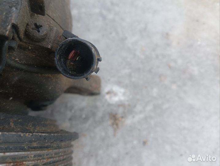 Компрессор кондиционера KIA clarus 1