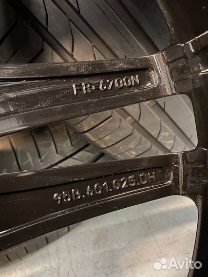 Колеса оригинал R20 Porsche Macan Turbo Black