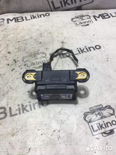 Датчик ускорения Mercedes R-Class W251