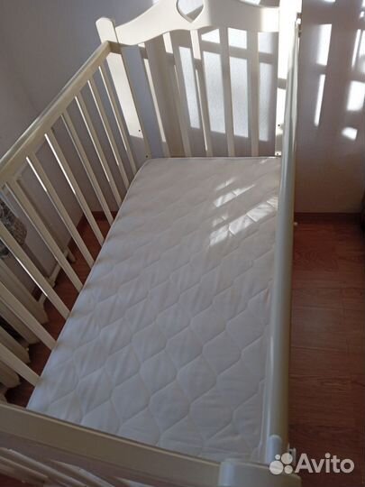 Детская кровать с матрасом