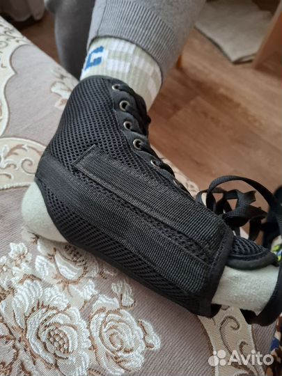 Бандаж на голеностопный сустав