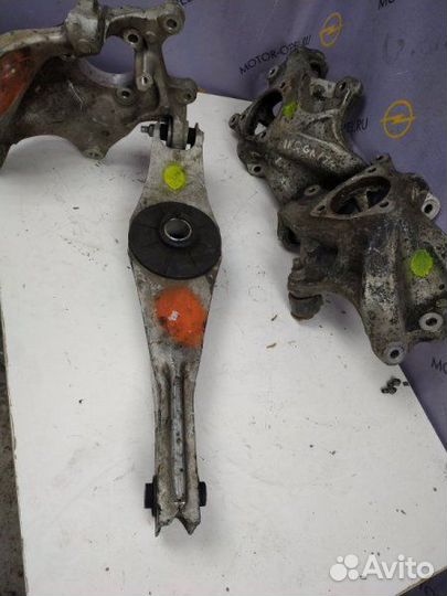 Рычаг поперечный задний правый Opel Insignia 2009