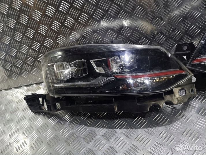 VW Polo 6C фара левая и правая