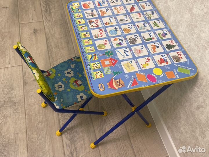 Детский столик и стульчик