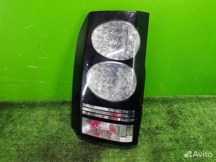 Фонарь задний наружный левый Land Rover Discovery