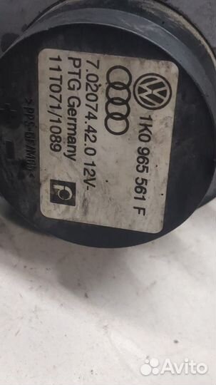 Насос водяной Audi A1 (8X)