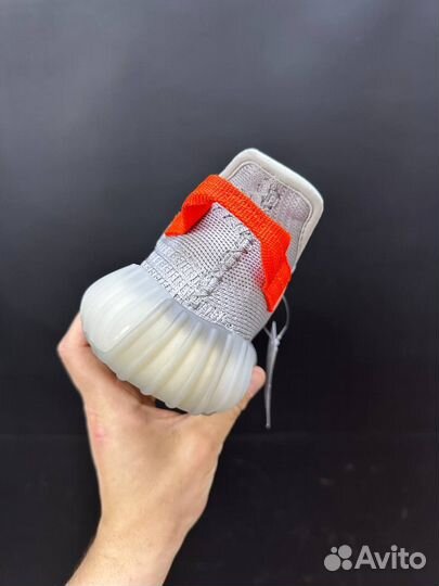 Adidas Yeezy boost 350 v2 tail light