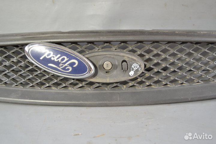 Решетка радиатора Ford Focus 2