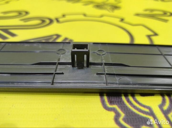 Накладка на порог внешняя передняя левая Nissan