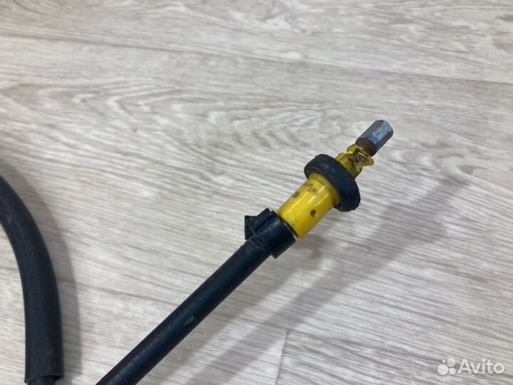 Трос открывания капота Renault Sandero хетчбэк K4M