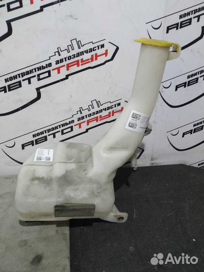 Бачок омывателя dodge chrysler 300C challenger cha