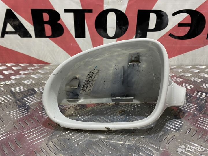 Корпус зеркала левый Volkswagen Passat B6