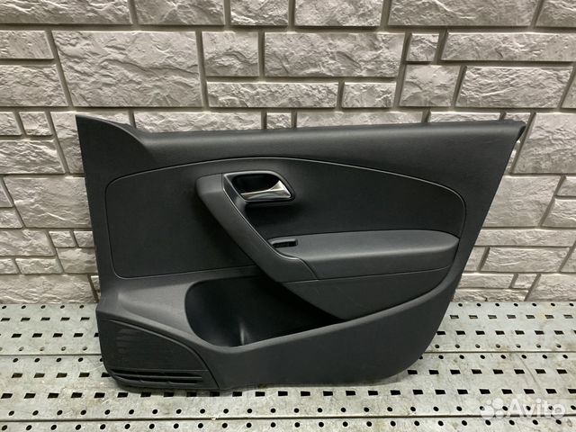 VW Polo Sedan Обшивка двери передней правой