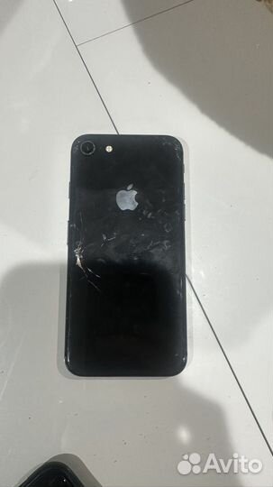 Телефон iPhone 8