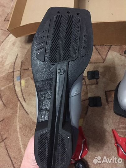 Лыжные ботинки детские 36 размер