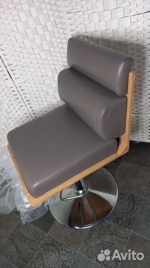 Кресло парикмахерское.Кресло