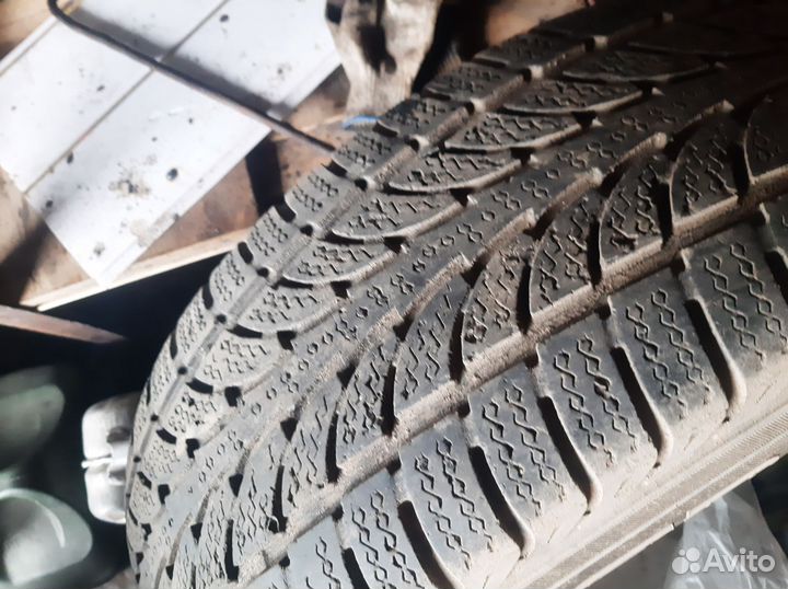 Nexen Roadian 541 235/75 R16