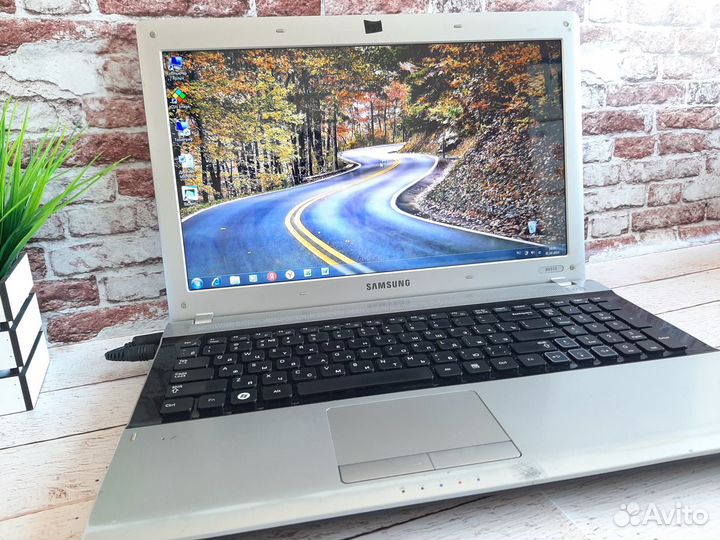 Отличный ноутбук Samsung RV515