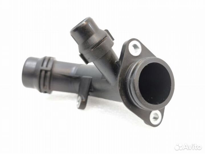 Патрубок системы охлаждения Mercedes-Benz