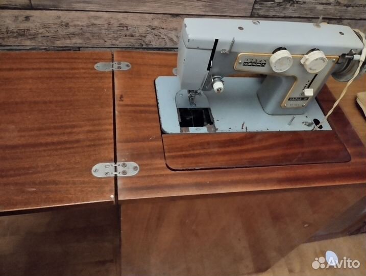 Швейная машина Чайка 3