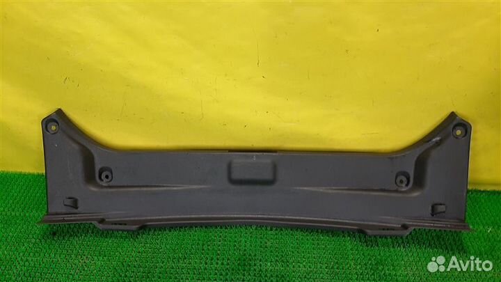 Накладка замка багажника Toyota Camry ASV70 2018