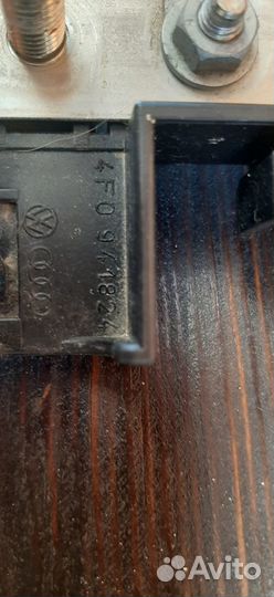 Блок предохранителей Audi A6 C6 4F2