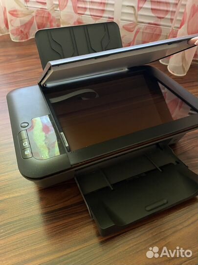 Принтер hp deskjet 2050A со сканером