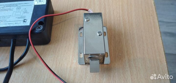 Электромагнитный замок для холодильника
