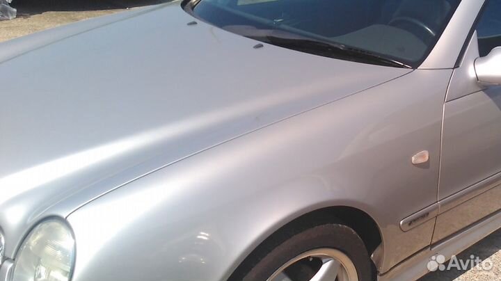 Капот Серебро мерседес w208 Clk