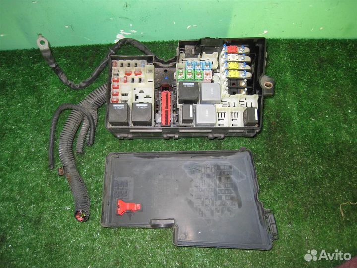 Блок предохранителей моторный Ford Focus 2 (CB4)