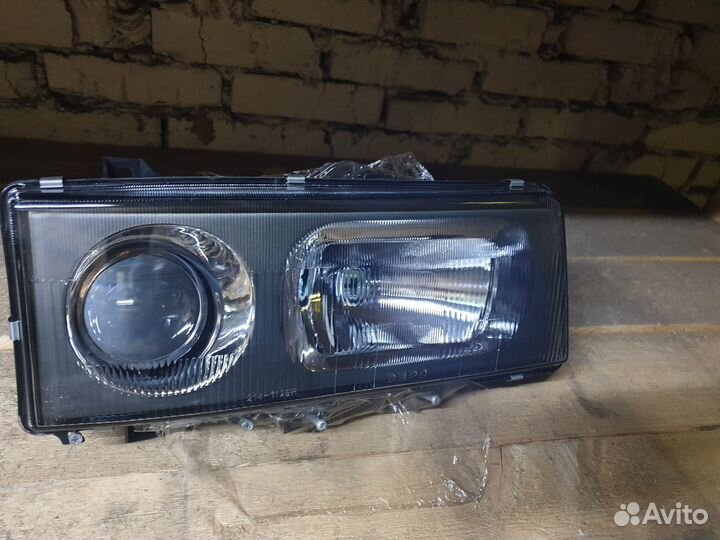 Фара правая Mitsubishi Fuso Fighter 1993-2007