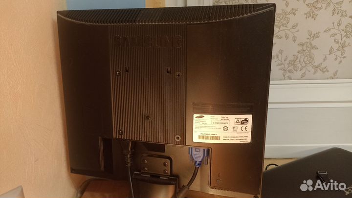 Монитор samsung