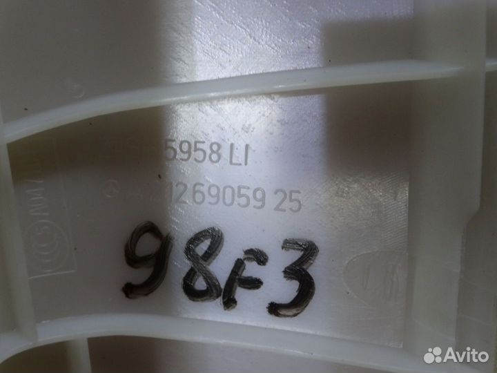 Обшивки передних стоек Мерседес 212